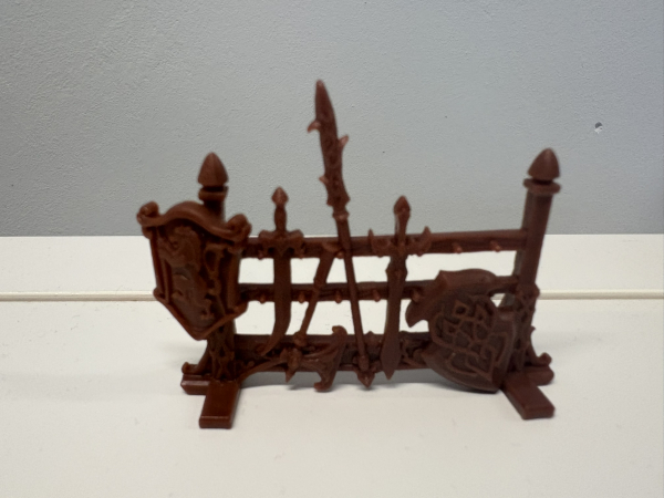 Heroquest Elfenwaffenregal aus DIE SPIEGELMAGIERIN